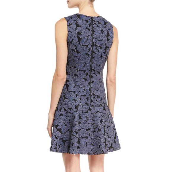 ALICE + OLIVIA Fonda Black & Blue Textured Floral-Lace Drop-Waist Dress sz 0 - Picture 11 of 12